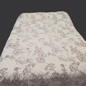 Lavender floral queen bedspread
